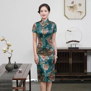 Elegant Floral Green Cheongsam Dress